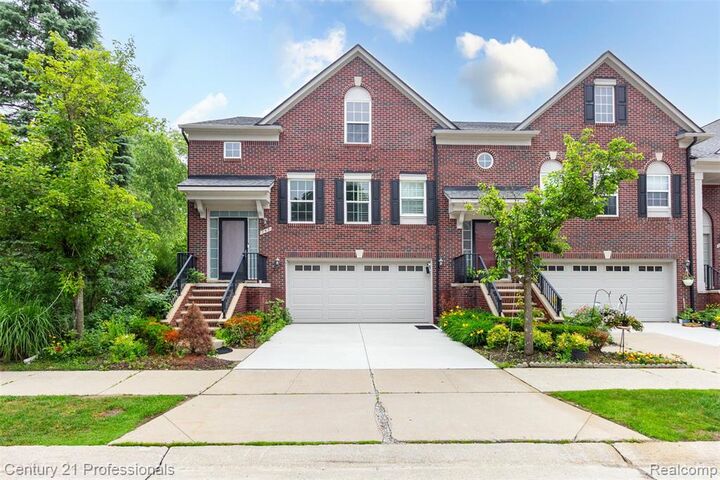 Property Photo:  757 Sandalwood Drive  MI 48085 