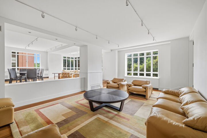 Property Photo:  25 Central Park W 5Q/4P  NY 10023 
