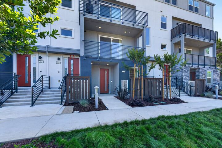 Property Photo: 827 Redberry Way CA 95117