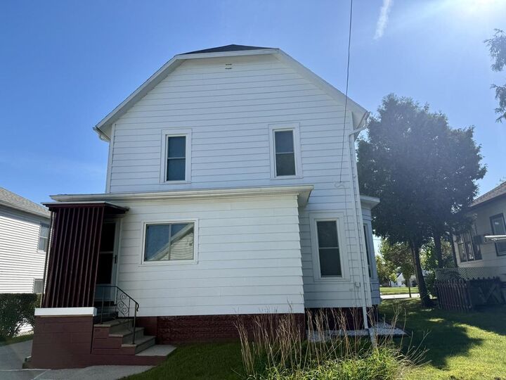Property Photo:  405 Hollister Avenue  WI 54660 