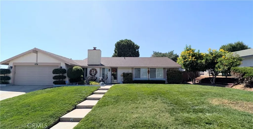 Property Photo:  865 Via Panorama  CA 92220 