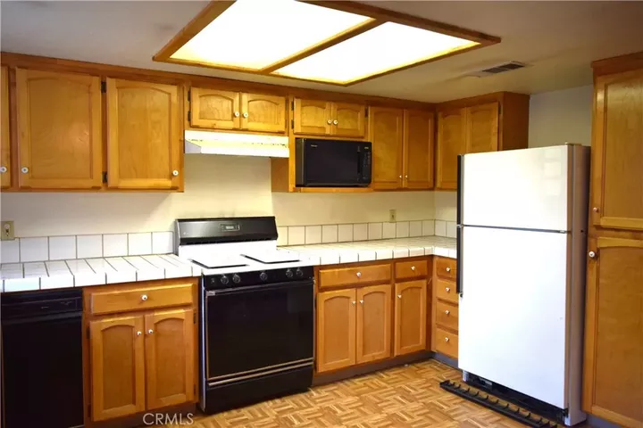 Property Photo:  4144 End Drive  CA 93225 