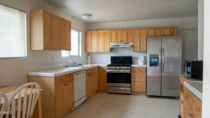 Property Photo: 607 Calle Tulipan CA 91360