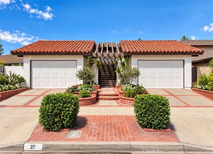 Property Photo:  27 Mann  CA 92612 