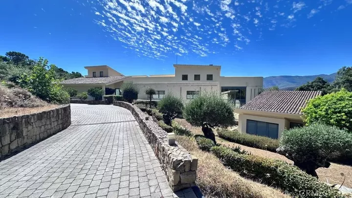 Property Photo:  1 E  CA 29679 