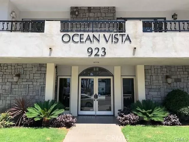 Property Photo:  923 E Ocean Boulevard 7  CA 90802 