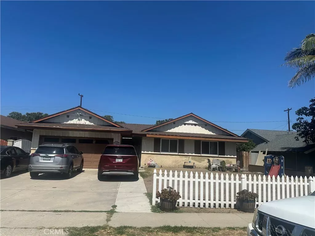 Property Photo: 1727 E Arbutus Avenue CA 92805