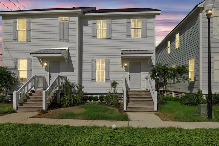 Property Photo: 850 W Sallier Street W 2 LA 70601