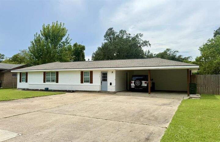 Property Photo: 112 Irvin Street LA 70605