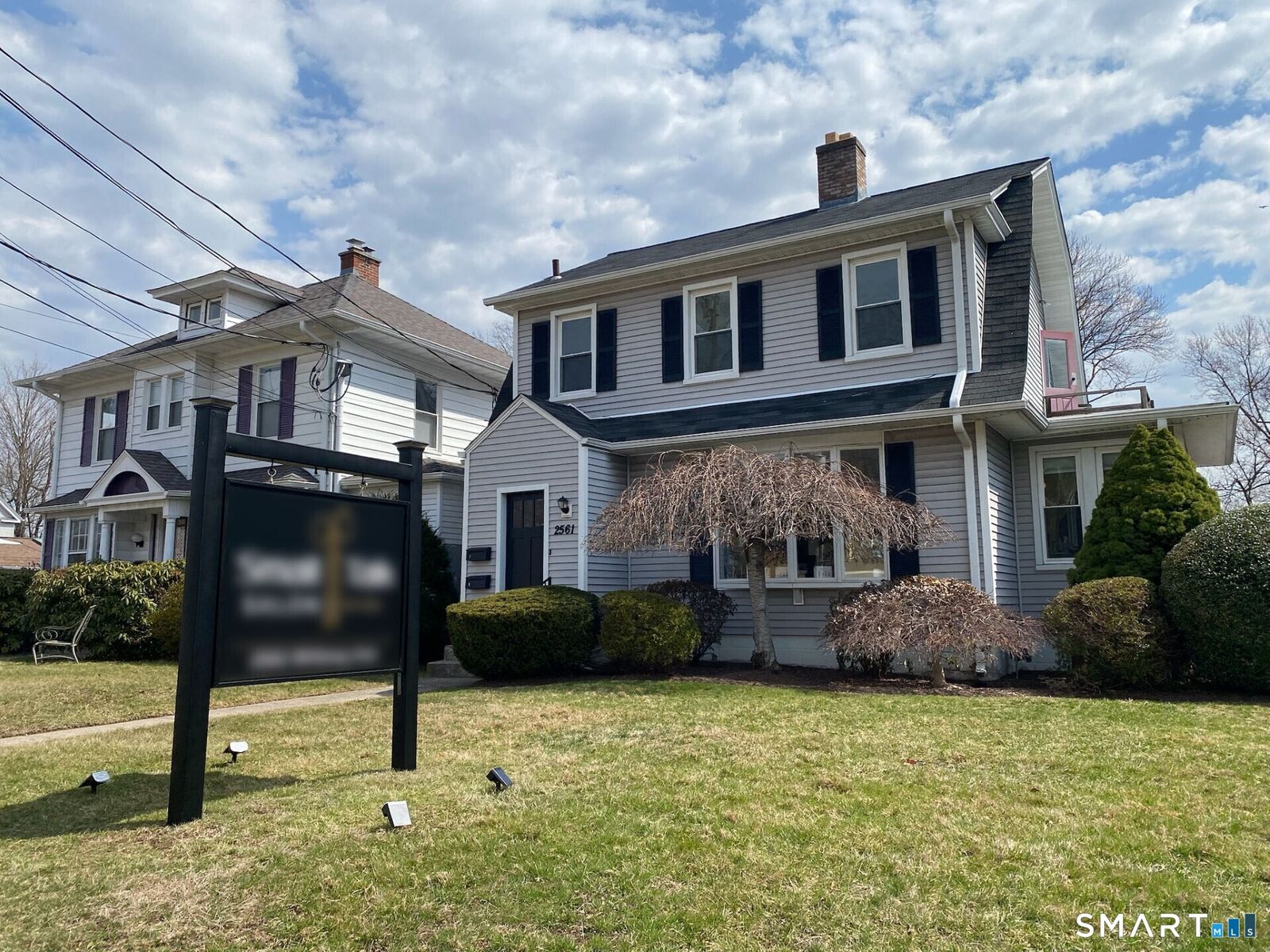 Property Photo:  2561 Whitney Avenue  CT 06518 