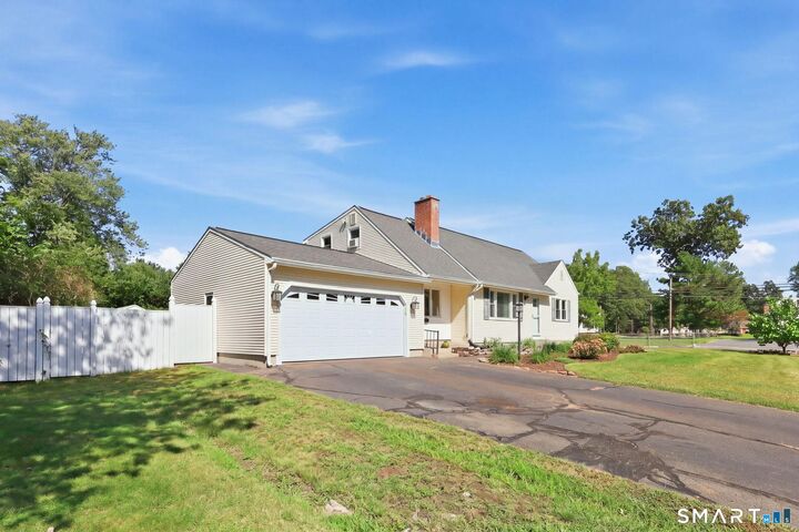 Property Photo:  2 Belinda Lane  CT 06082 