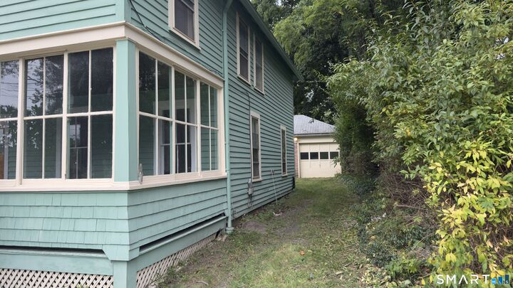 Property Photo:  10 Henry Street  CT 06010 