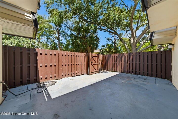 Property Photo:  2913 Vista Oaks Circle NE  FL 32905 