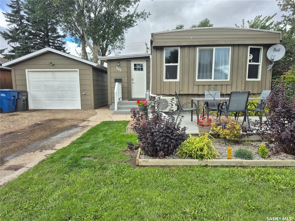 Property Photo:  211 Prairie Street  SK S0G 5J0 