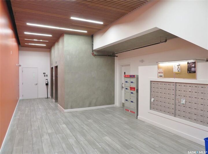 Property Photo:  404 C Avenue S 404  SK S7M 5M9 