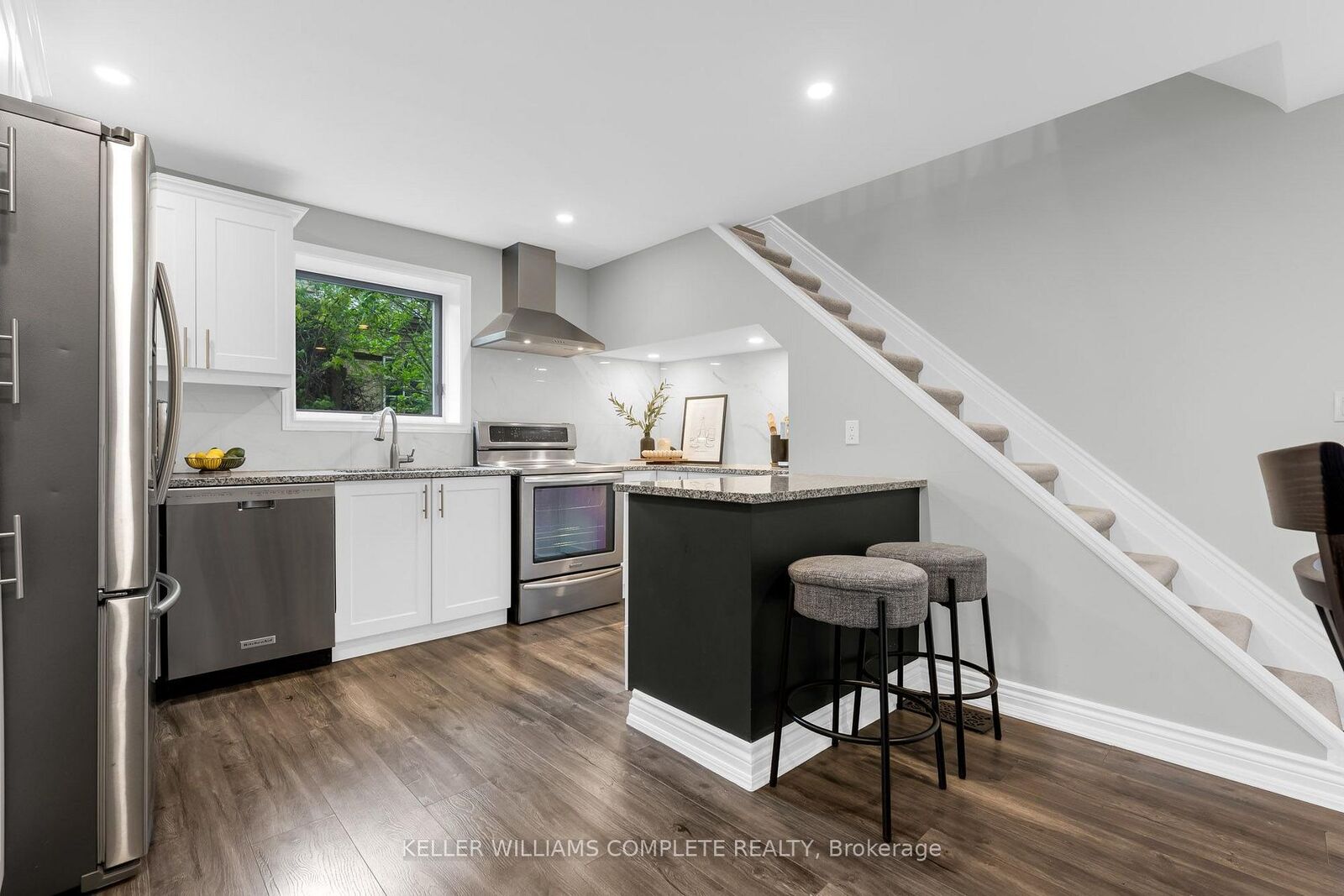 Property Photo: 175 Wellington Street ON N3S 3Z1
