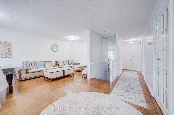 Property Photo:  155 Edmonton Drive  ON M2J 3X3 