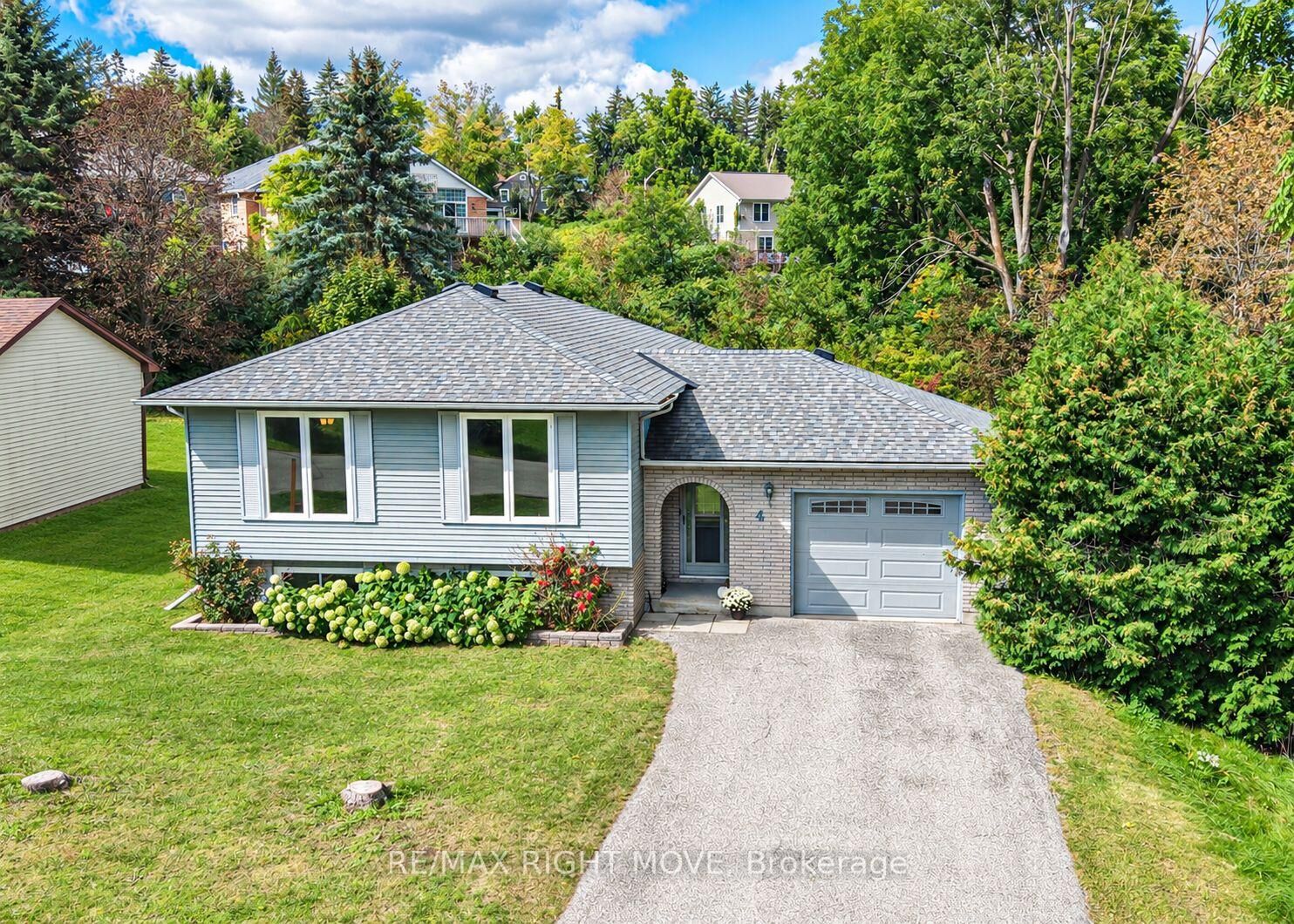 Property Photo:  4 Fitton Heights  ON L3V 4M7 