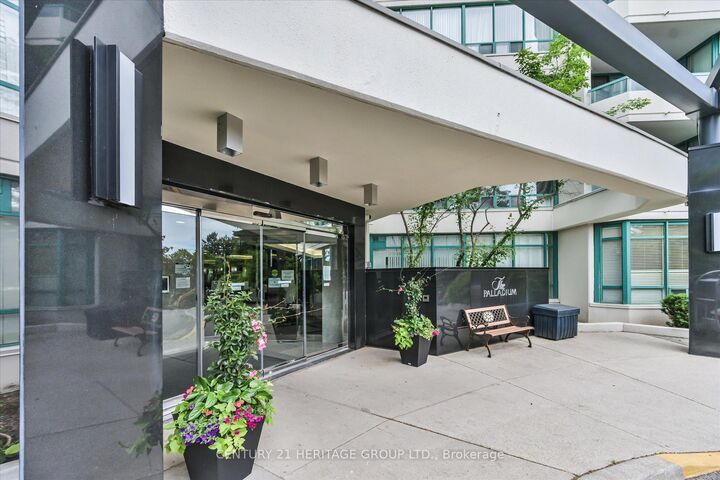 Property Photo:  7250 Yonge Street 410  ON L4J 7X1 