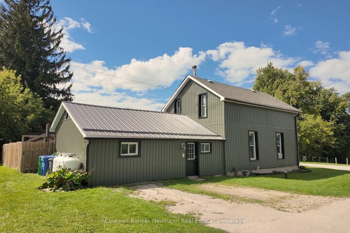 Property Photo:  2056 Mill Street E  ON N0G 1X0 