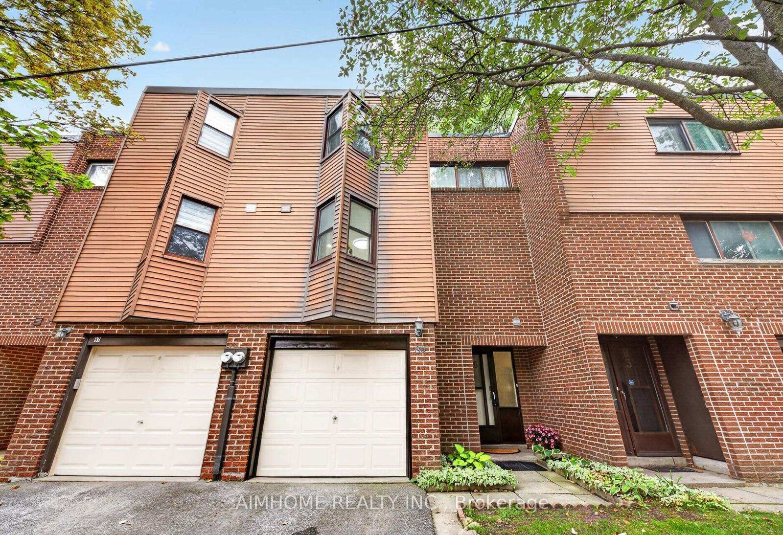 Property Photo:  85 Song Meadoway N/A  ON M2H 2T9 