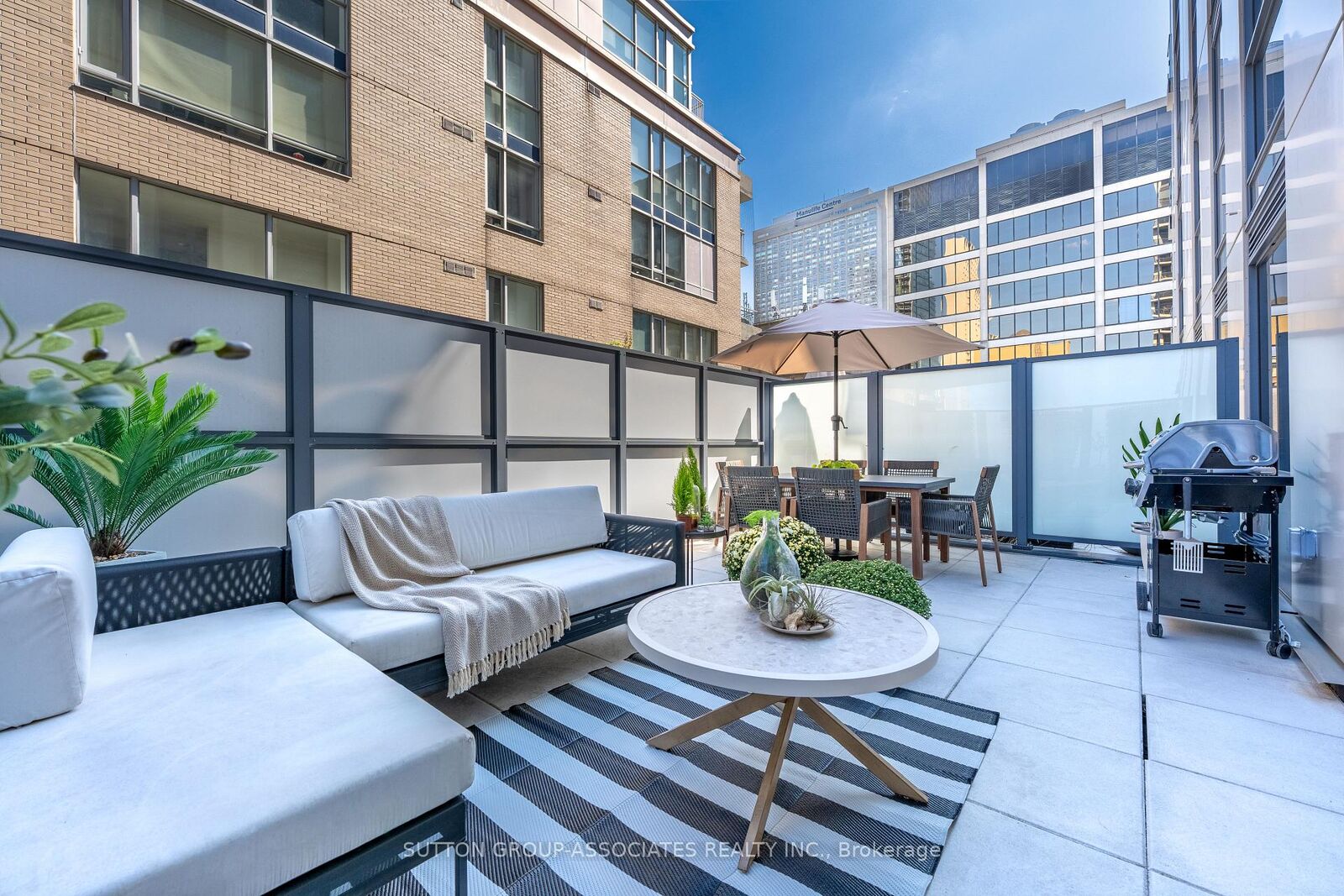 Property Photo:  88 Cumberland Street 1107  ON M5R 1A3 
