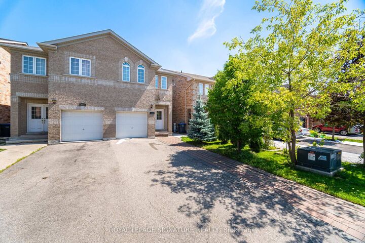 Property Photo:  443 Comiskey Crescent  ON L5W 0C7 