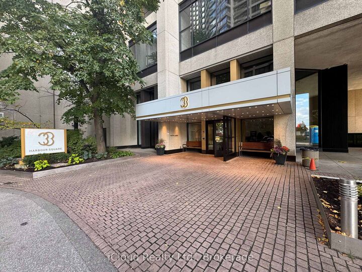 Property Photo:  33 Harbour Square 2423  ON M5J 2G2 