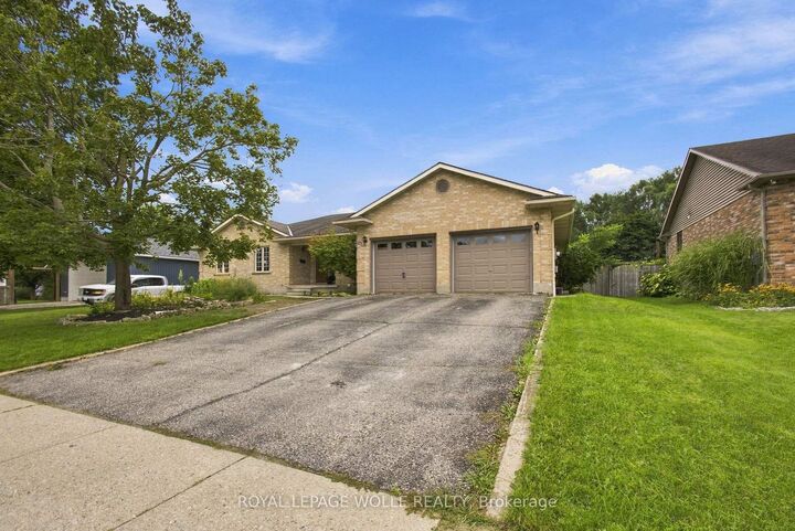 Property Photo:  63 Oakridge Avenue  ON N0J 1M0 