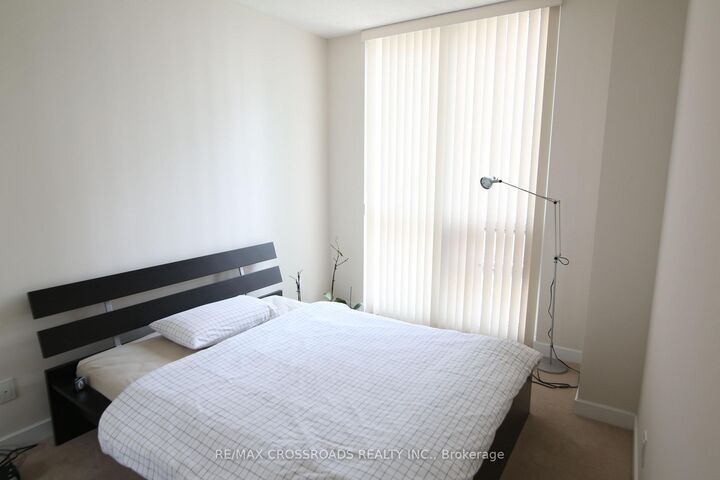 Property Photo:  33 Bay Street 1805  ON M5J 2Z3 