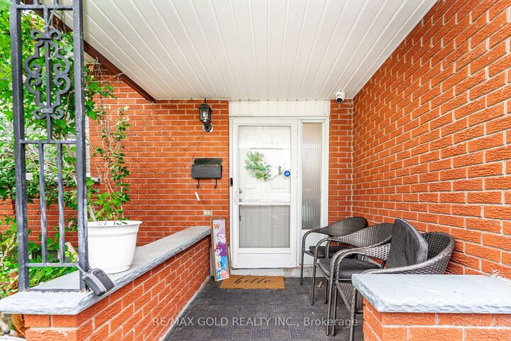 Property Photo:  55 Ramblewood Way  ON N2N 1G8 