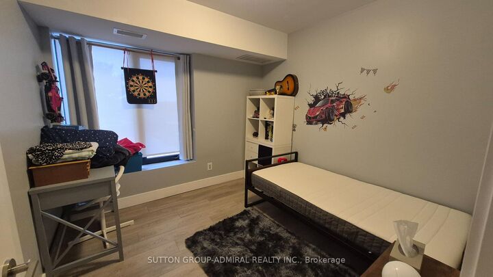 Property Photo:  293 Viewmount Avenue 302  ON M6B 3H8 