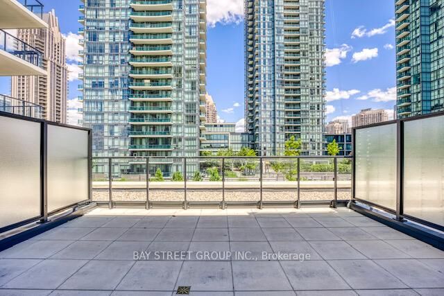 Property Photo:  4085 Parkside Village Drive 610  ON L5B 0K9 