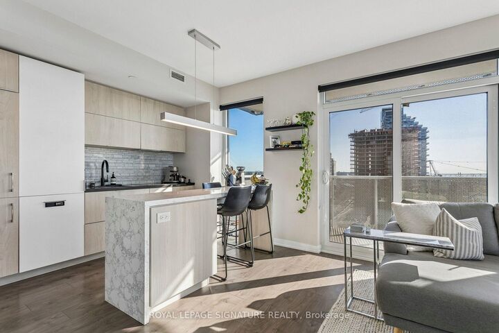 Property Photo:  20 Richardson Street 2403  ON M5A 0S6 