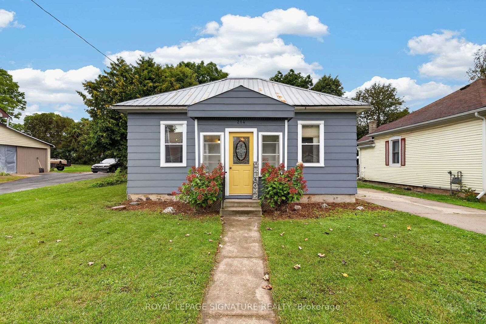 Property Photo: 214 Edward Street ON N0G 2W0