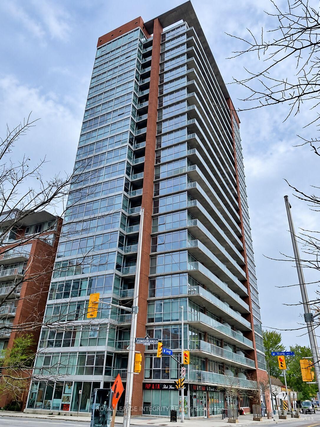 Property Photo:  179 George Street 1601  ON K1N 1J8 