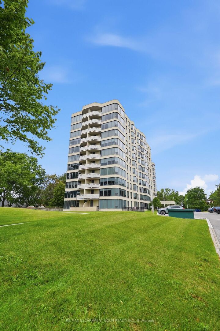 Property Photo:  81 Scott Street 806  ON L2N 7L5 