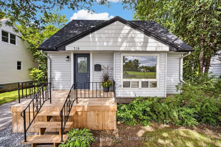 Property Photo: 718 Gillespie Avenue ON K9J 5N8