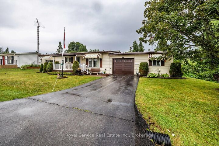 Property Photo:  16 Vista Drive  ON K9V 0H7 