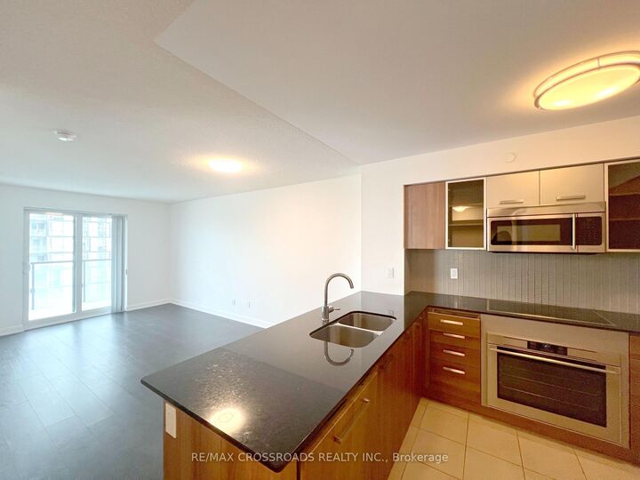 Property Photo:  5168 Yonge Street 2107  ON M2N 5P6 