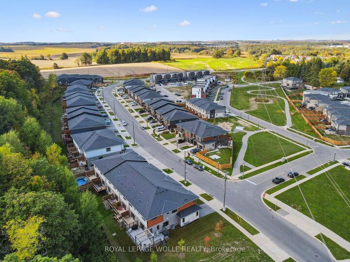 Property Photo:  884 Robert Ferrie Drive  ON N2R 0P2 