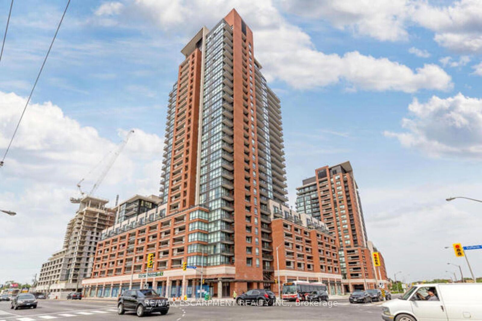 Property Photo: 830 Lawrence Avenue 606 ON M6A 1C3