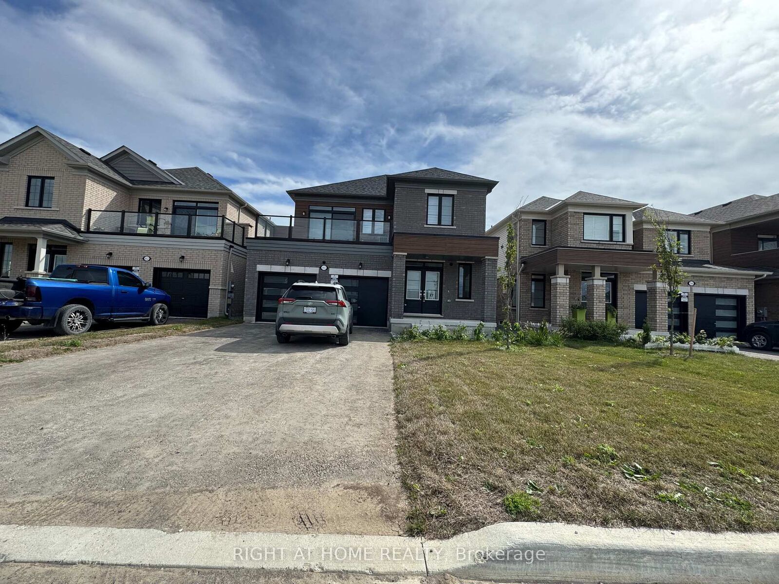 Property Photo:  60 Debois Street # B  ON K9V 6A9 