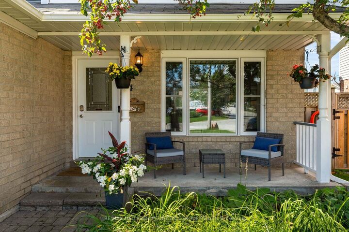 Property Photo:  14 Copeman Crescent  ON L4N 8B5 