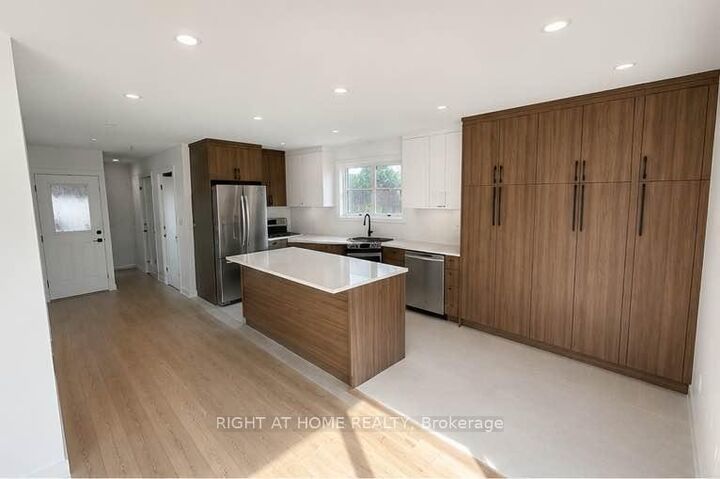 Property Photo:  113 Crocus Drive Main  ON M1R 4T4 