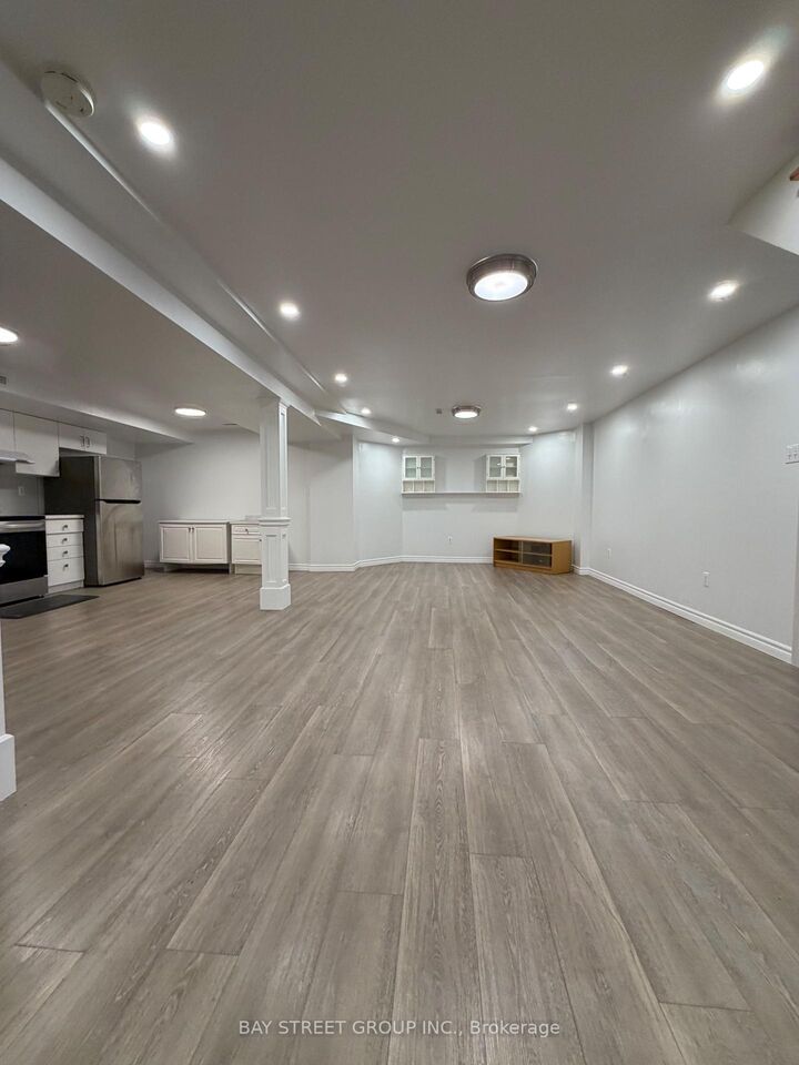 Property Photo:  185 Manhattan Drive Basement  ON L3P 7S9 