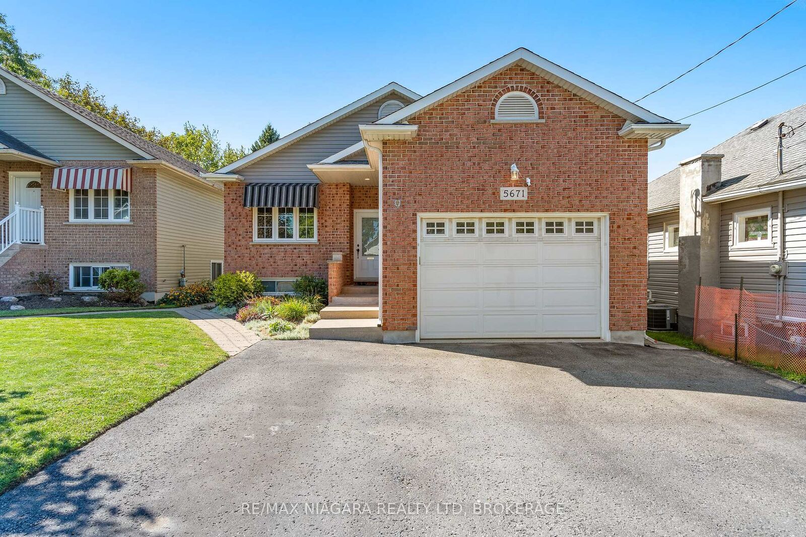 Property Photo:  5671 Highland Avenue  ON L2G 4X2 