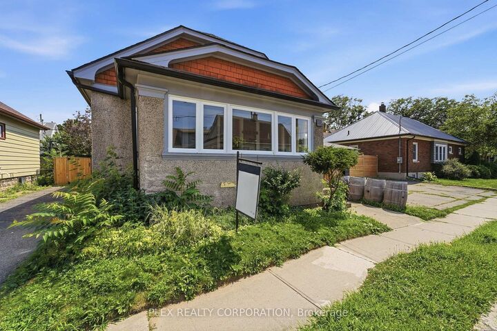 Property Photo:  102 Beech Street  ON L2R 2B9 