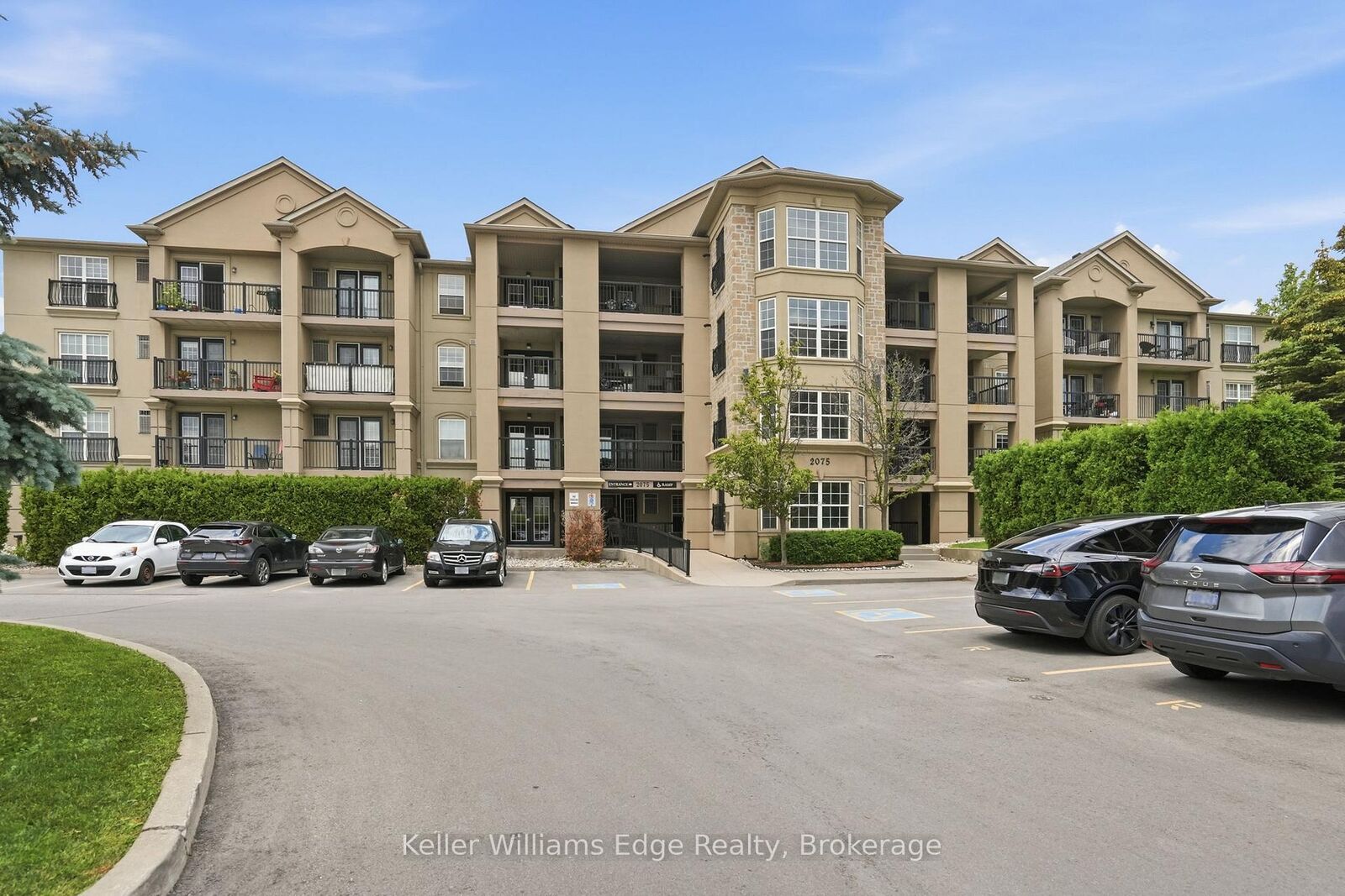 Property Photo:  2075 Appleby Line 406  ON L7L 7H3 