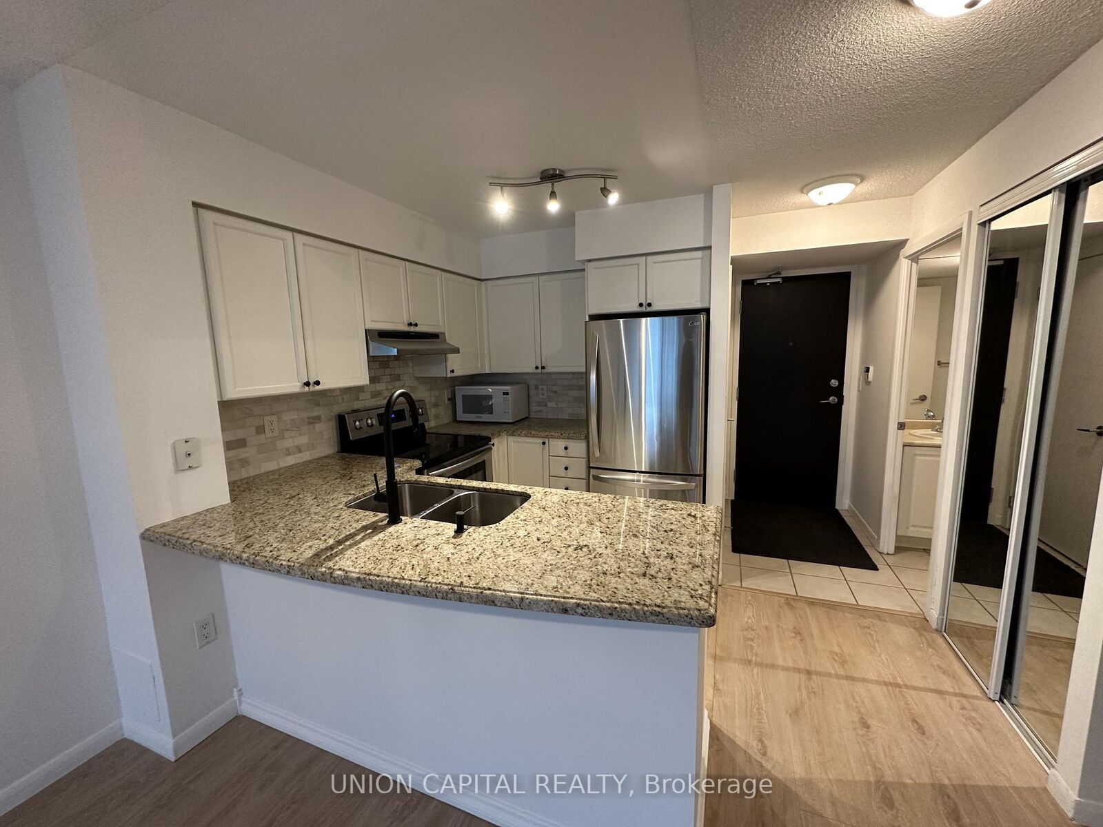 Property Photo:  231 Fort York Boulevard 917  ON M5V 1B2 